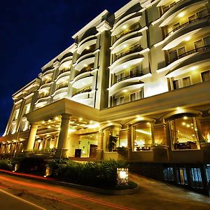 M - Regency Hotel